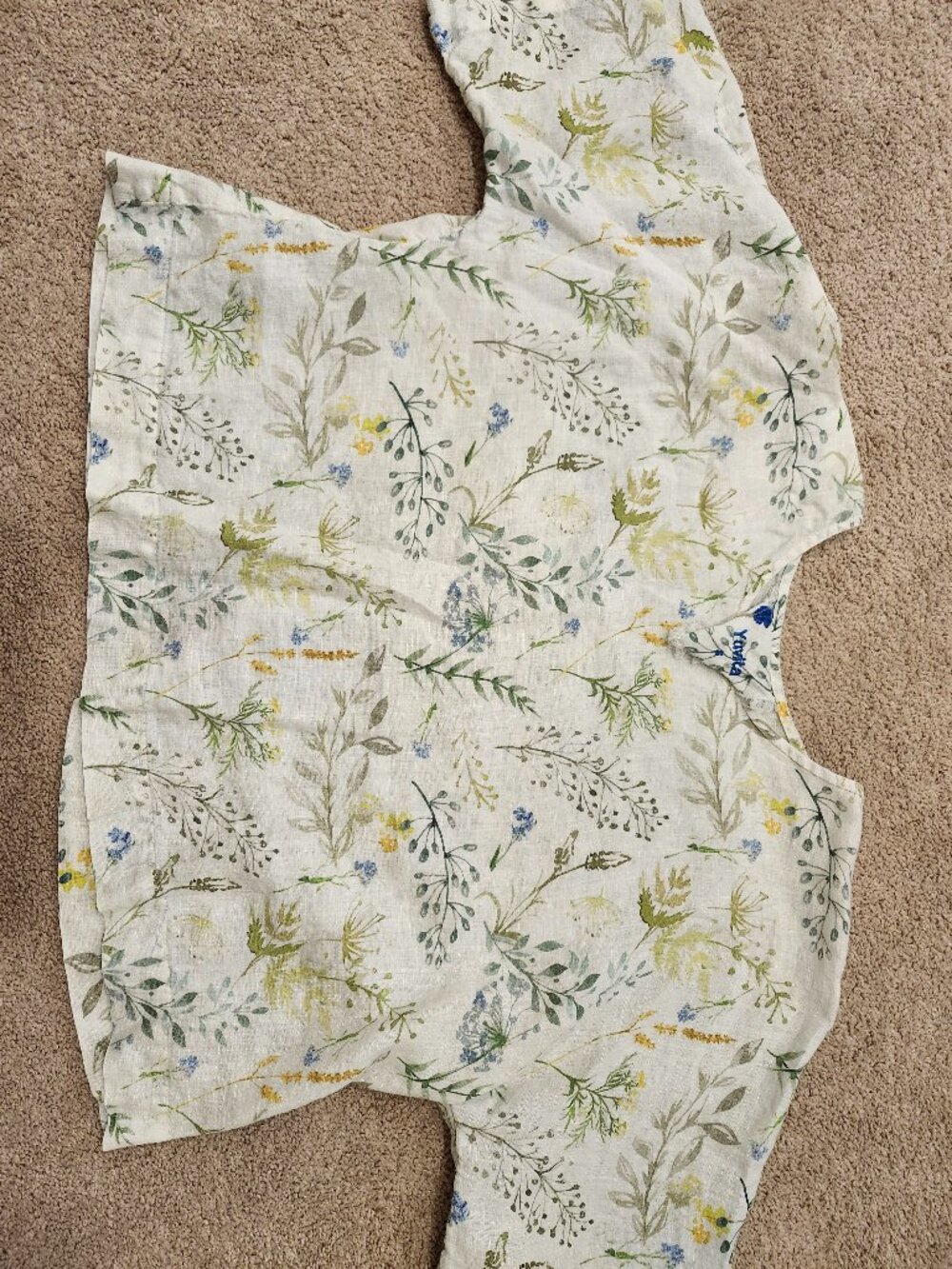 Oversized Yuvita floral top in size small excellent condition
